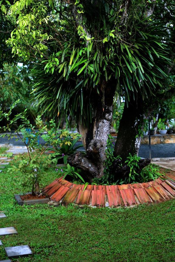 Triple Edge Villa Unawatuna Esterno foto