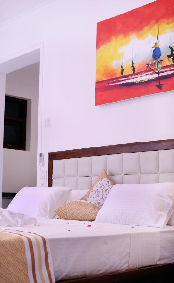Triple Edge Villa Unawatuna Esterno foto